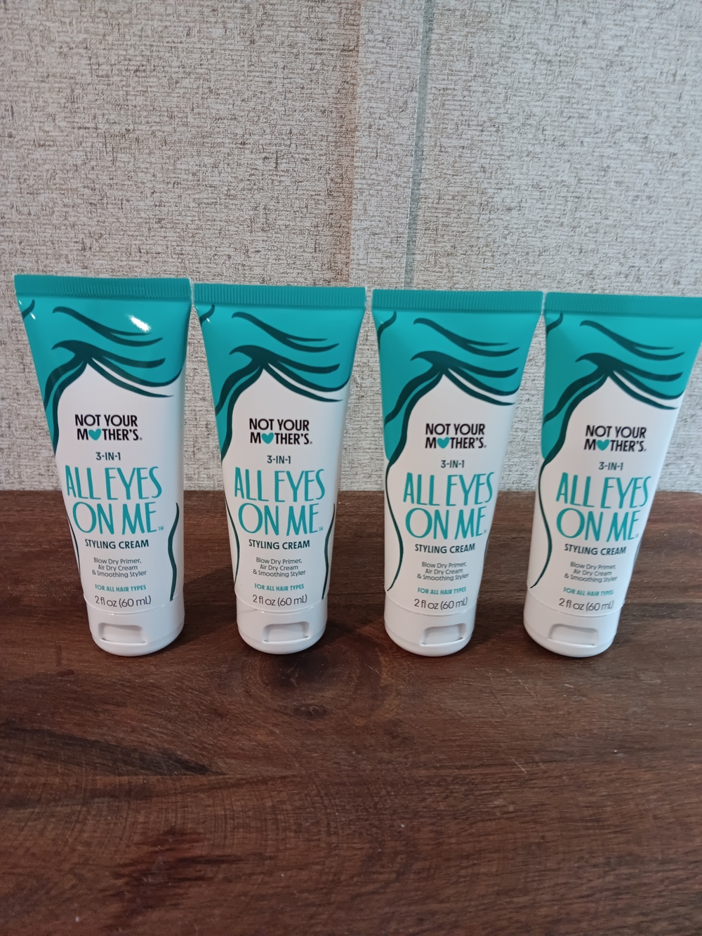 Not Your Mother's All Eyes On Me Styling Cream - Teal & White
